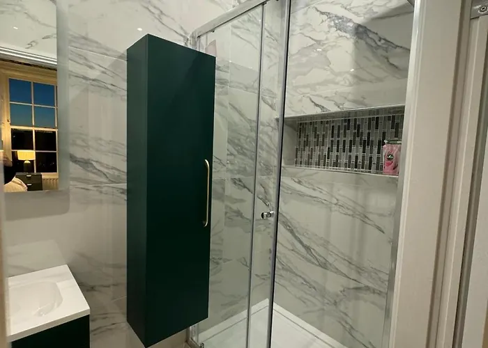 Deluxe Georgian 1 Private *