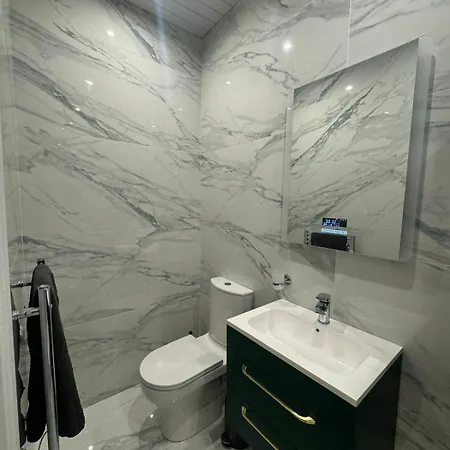 Deluxe Georgian 1 Private Vendégház *