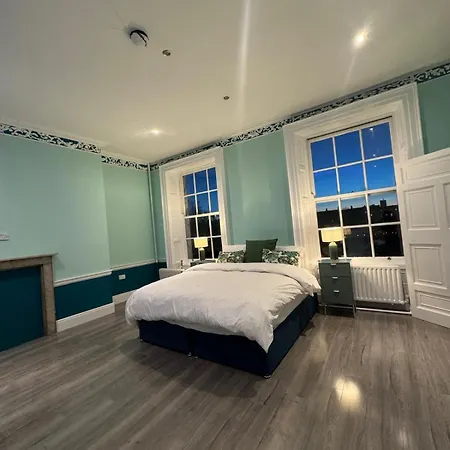 Deluxe Georgian 1 Private *