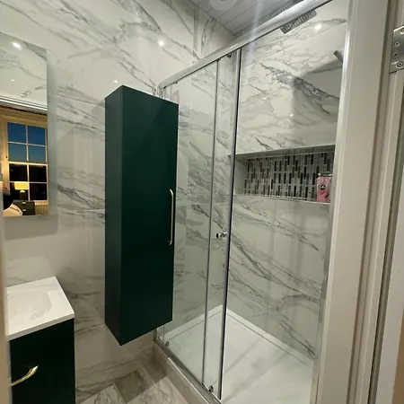 Deluxe Georgian 1 Private *